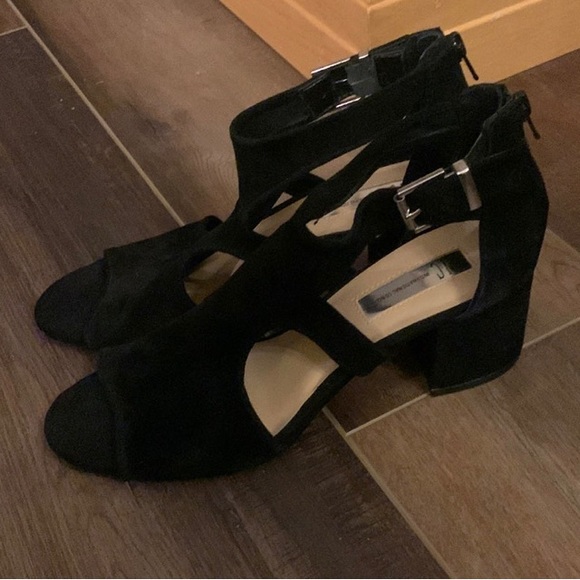 Black Heels - Picture 2 of 5